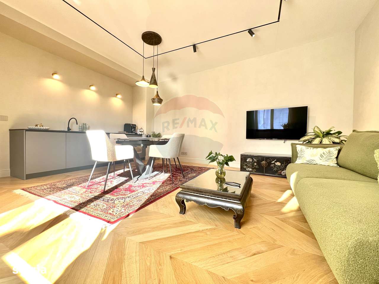 Apartament 3 camere, ultracentral, de inchiriat - Imagine principală: 2/12