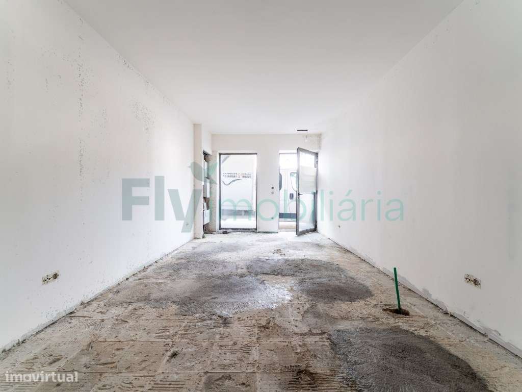 Arrenda-se Loja no Centro de Vizela - Praça da República - Grande imagem: 5/9