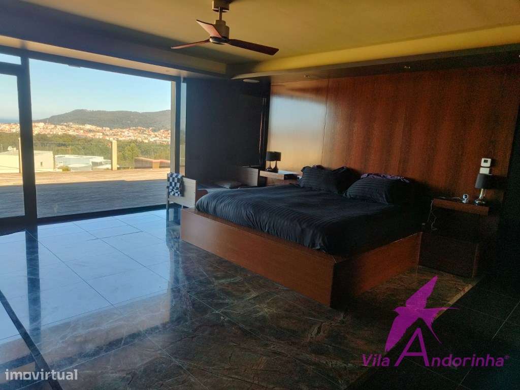 Moradia T5 de excelência a 5 minutos da praia-13