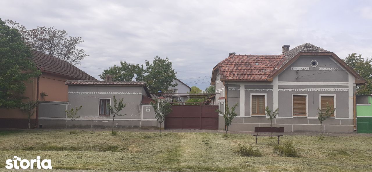 Casa și grădină în Nădlac cu front stradal pe 2 strazi