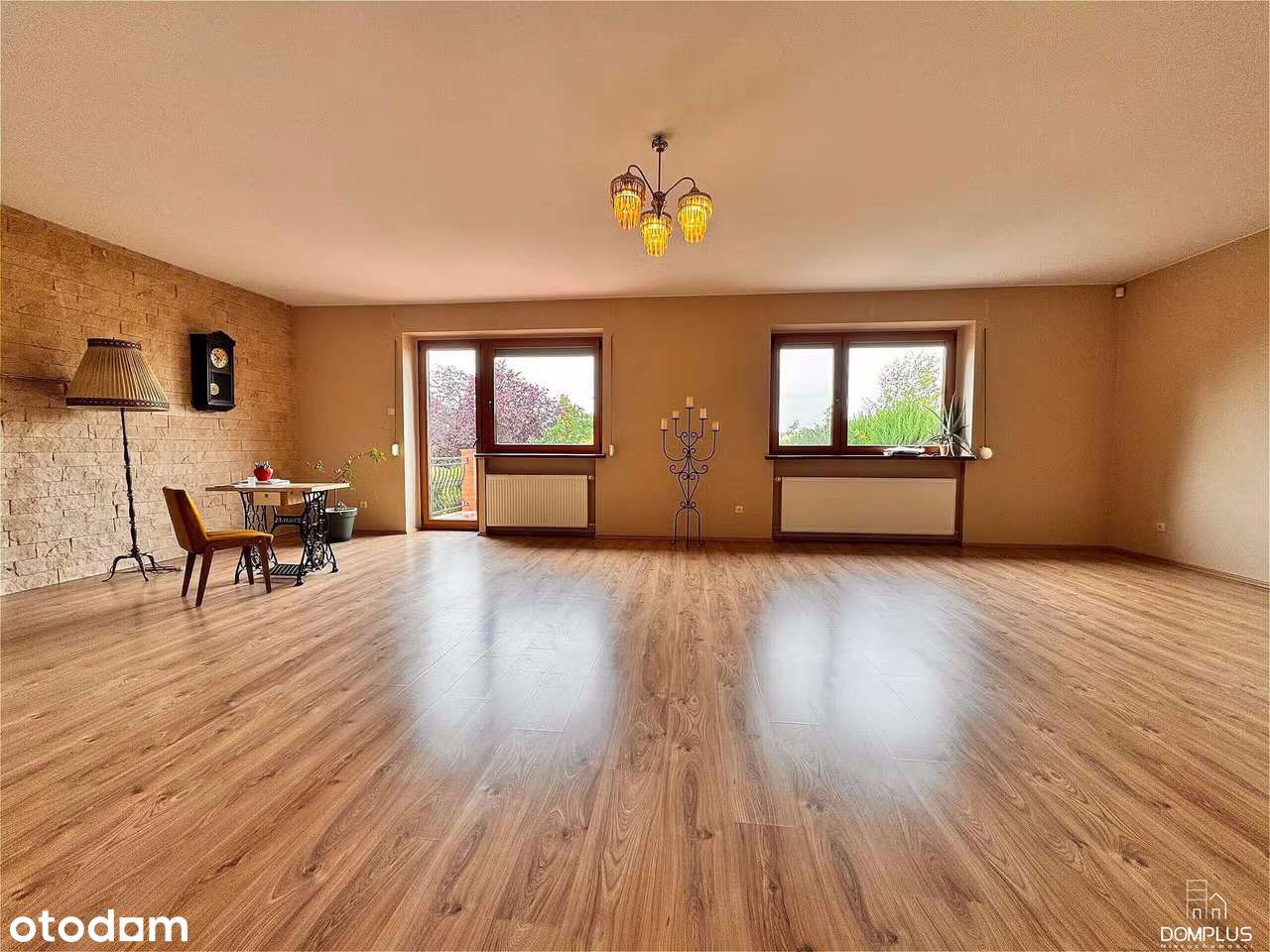 Dom w Lipnicy z Dużą Działką – Idealny do Prowadzenia Biznesu - Pełny obrazek: 4/20