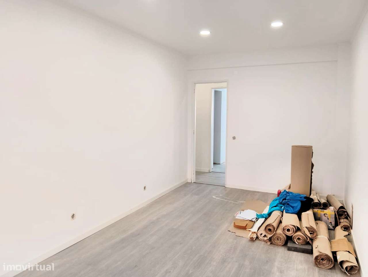 Apartamento T3 Totalmente Remodelado-11