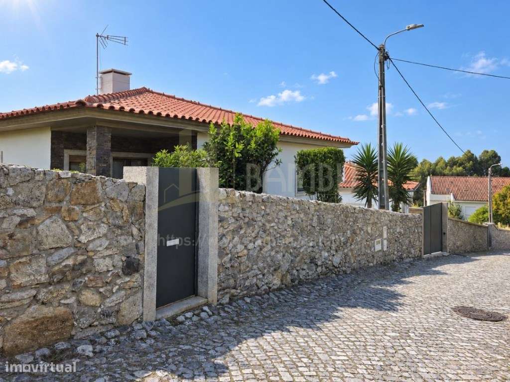 Vilarelho - Caminha: Moradia T3 com garagem e piscina-0