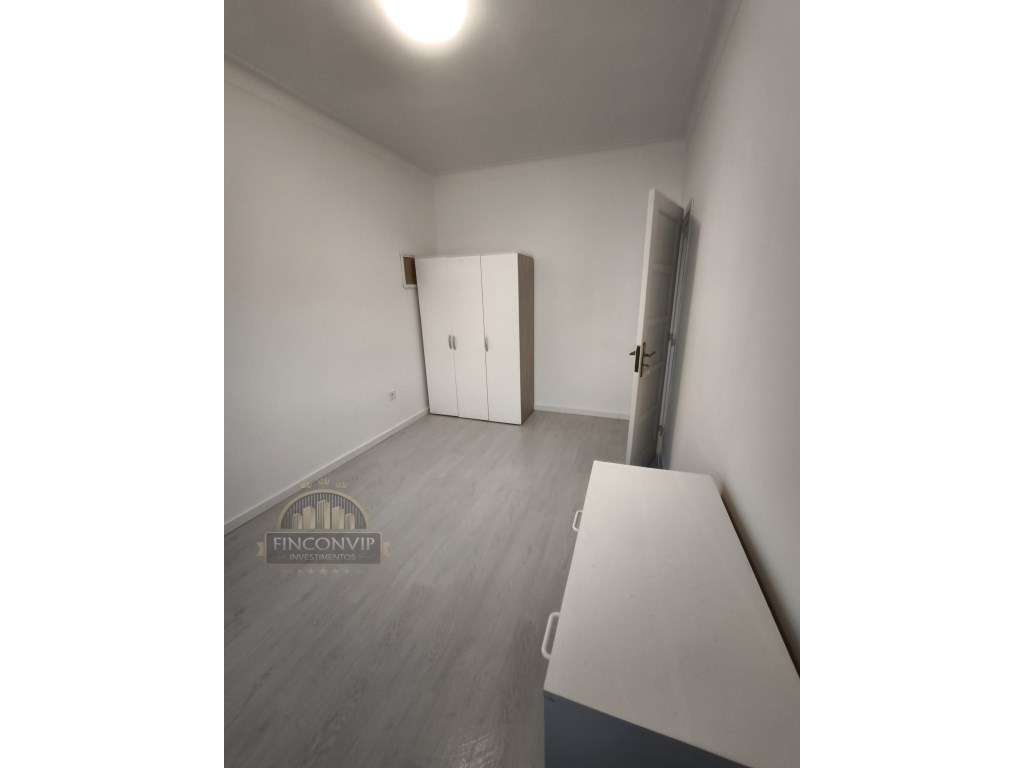 Apartamento T2, no Centro de Almada.-20