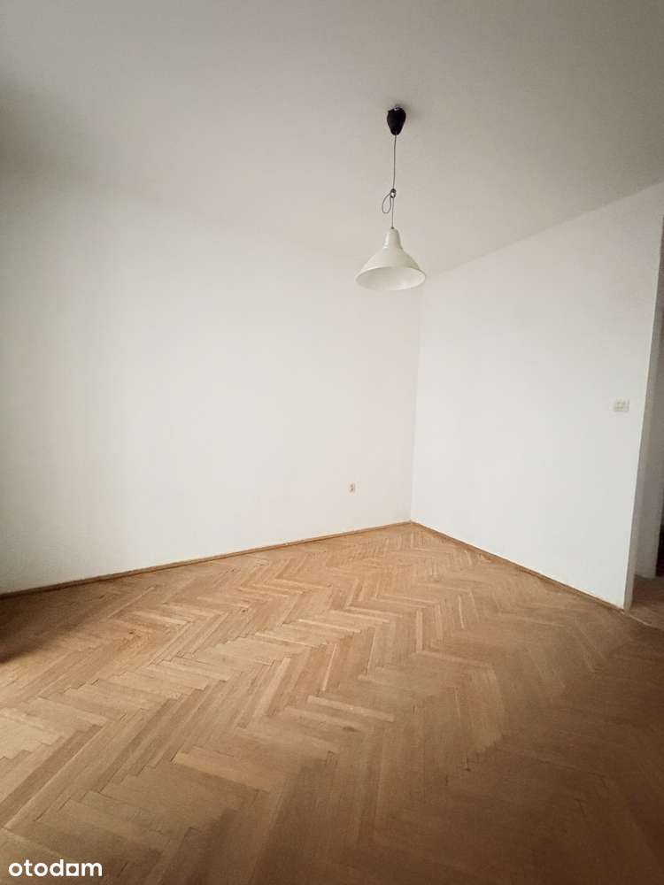 Okazja inwestycyjna:Kawalerka z osobną sypialnią i BALKONEM# KAMIENICA-6