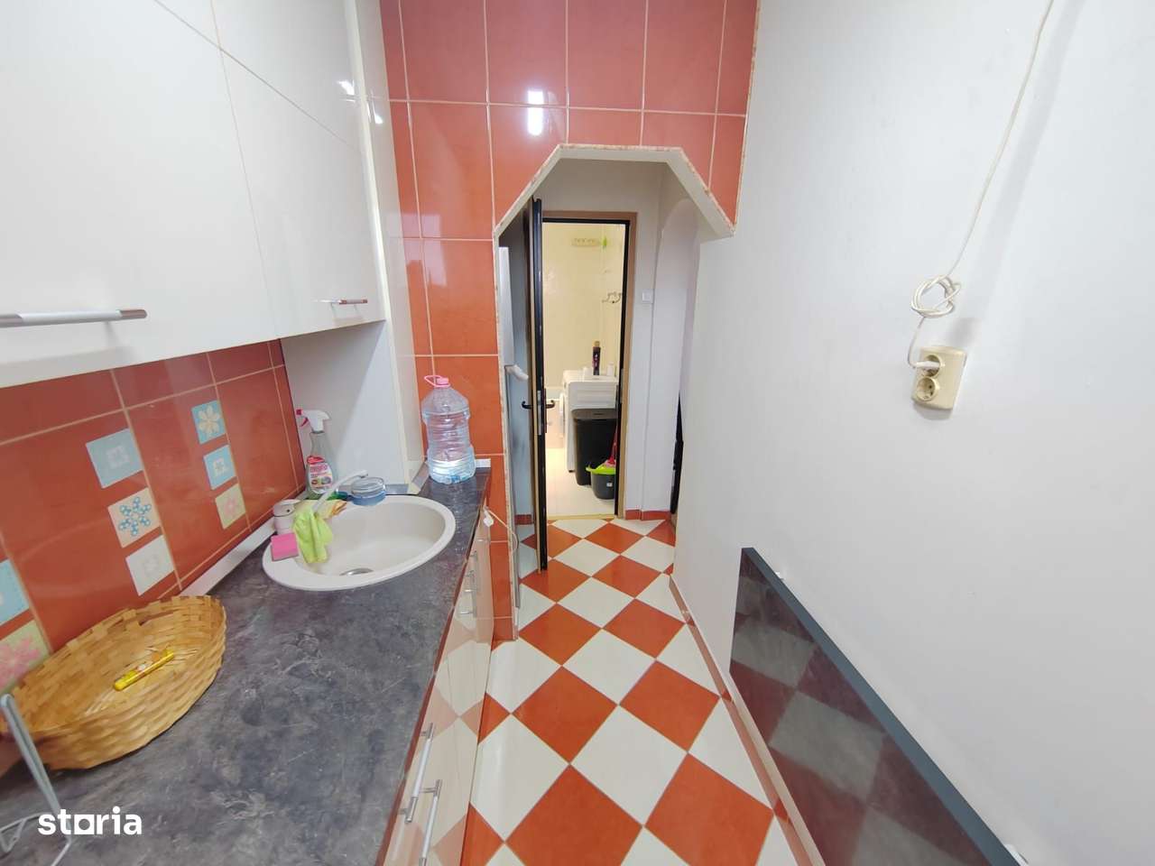 Titan Metrou 1 Decembrie-7