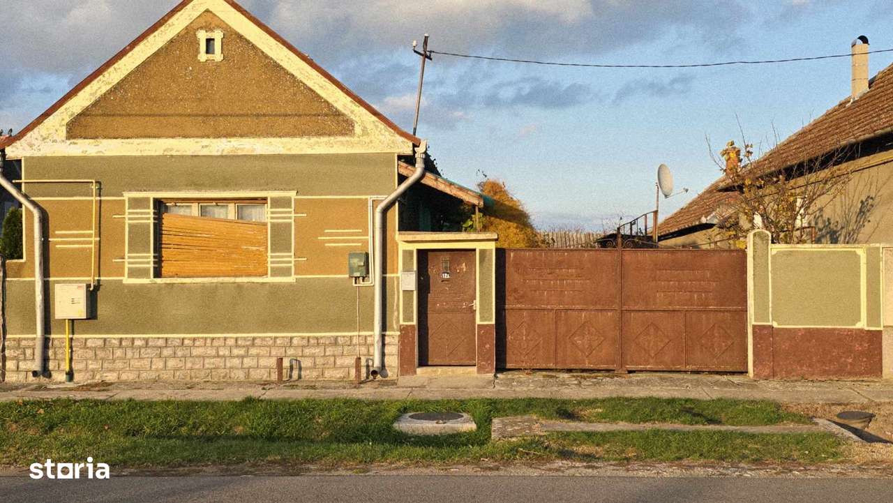 Casă de vânzare, loc. Cefa-0