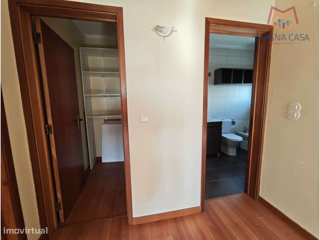 T2 (3 assoalhadas) com Boa Distribuição de Áreas - Rua do Mirante, ...-9