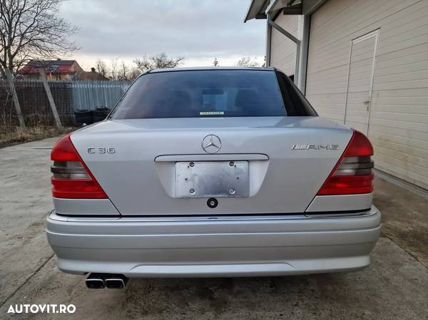 Mercedes-Benz C - 4