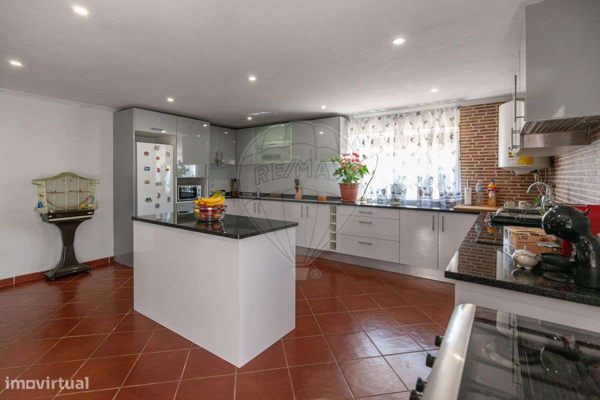 Moradia T2 para venda-5