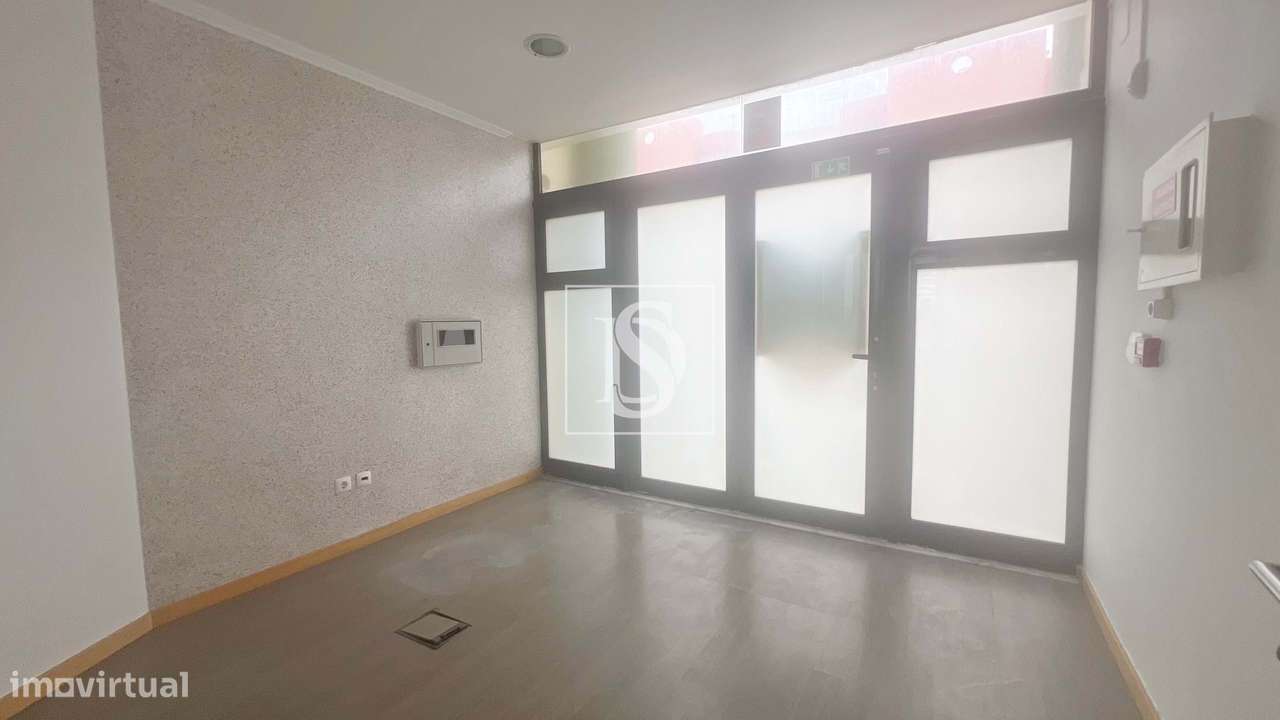 Loja com Mezzanine à venda em Peniche - Grande imagem: 2/14