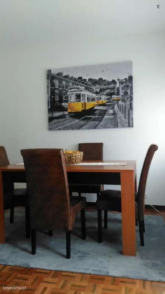 Quarto - localizado em Baixa Coimbra - Grande imagem: 4/10