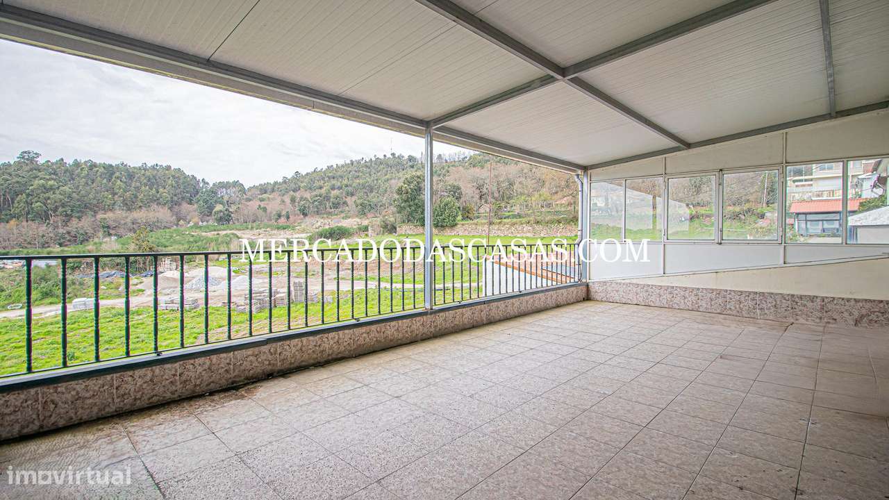 Moradia Geminada T2+2 Cave-R/C e andar centro - Grande imagem: 5/10