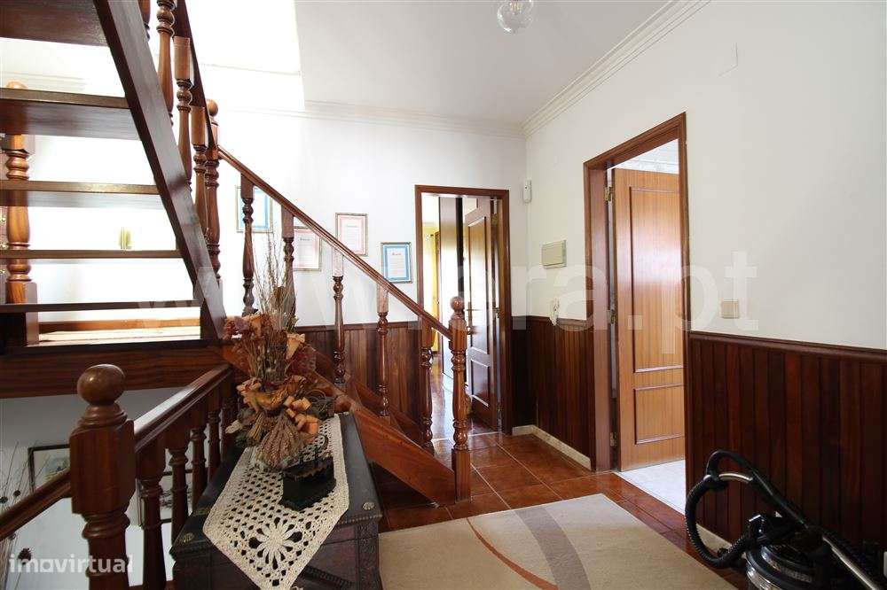 Moradia Geminada T3, Venda-17