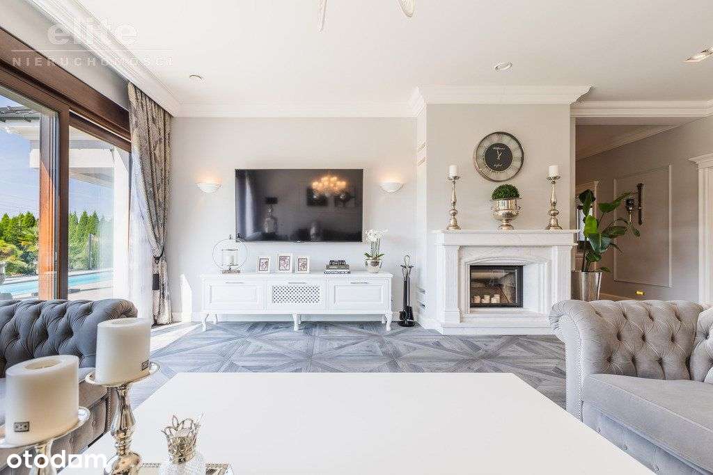 Na sprzedaż stylowy luksusowy dom z basenem !-11