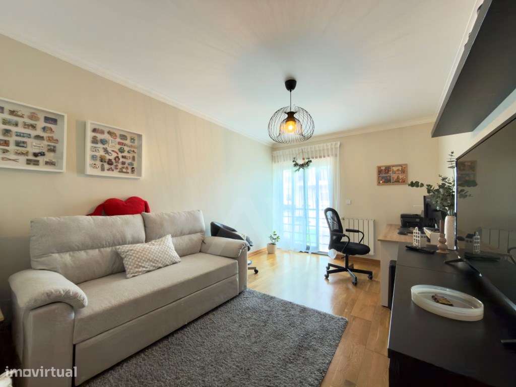 Apartamento T4 com Garagem box, na Amadora-18