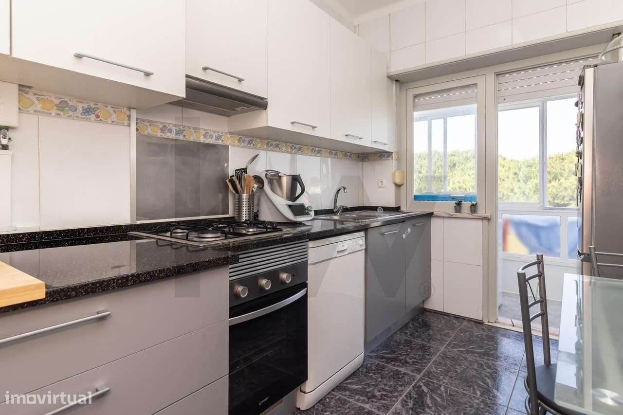 Apartamento T2 - Laranjeiro-9