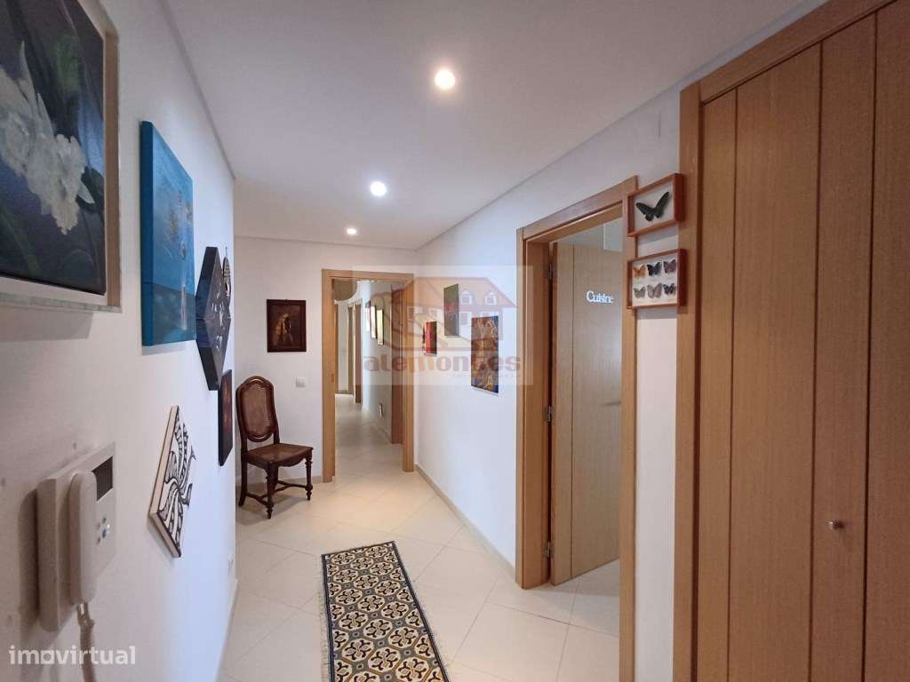 Apartamento T4 com varanda e vista desafogada - 5 minutos do centro-7