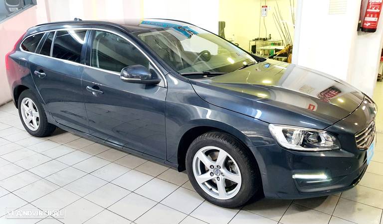 Volvo V60 2.0 D2 Momentum - 7