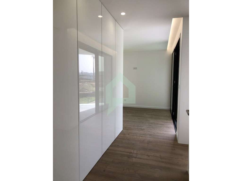 Apartamento T3, como novo, em Barcelos.-7