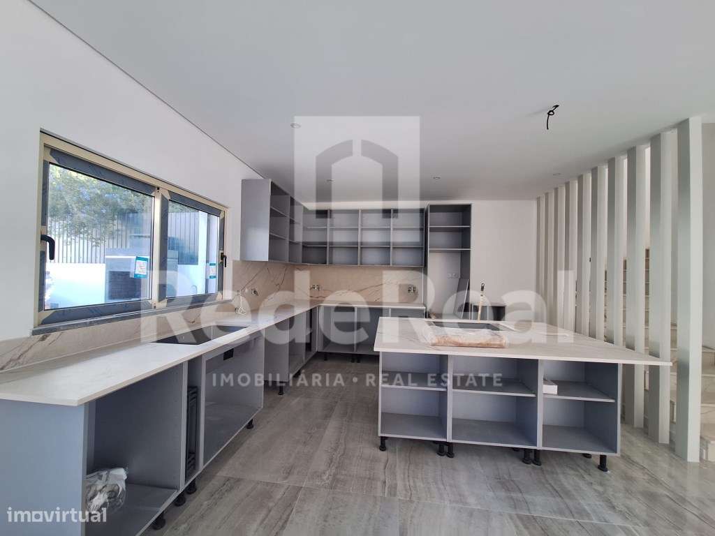 Moradia T3 em construção em Moncarapacho-8