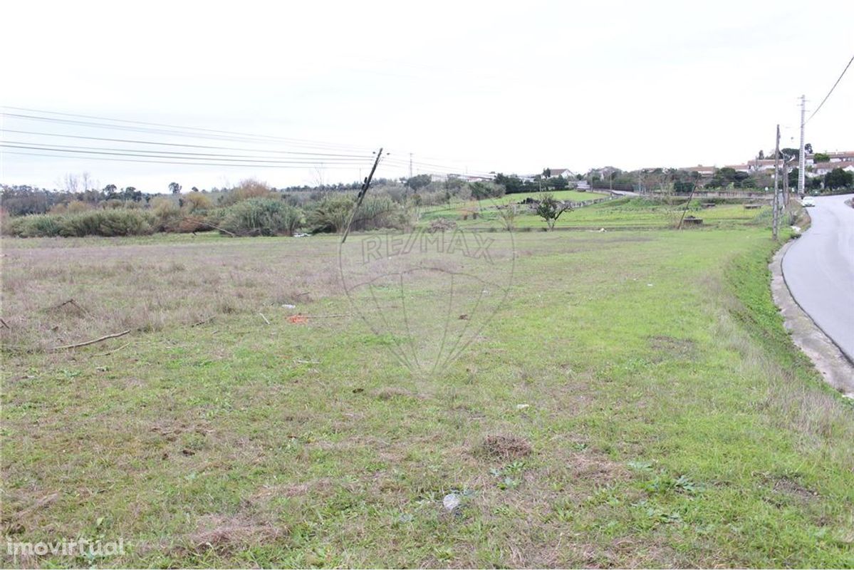 Terreno em zona central da Carapinheira