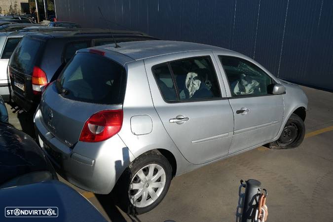 Renault Clio III 1.2 16v para peças - 1