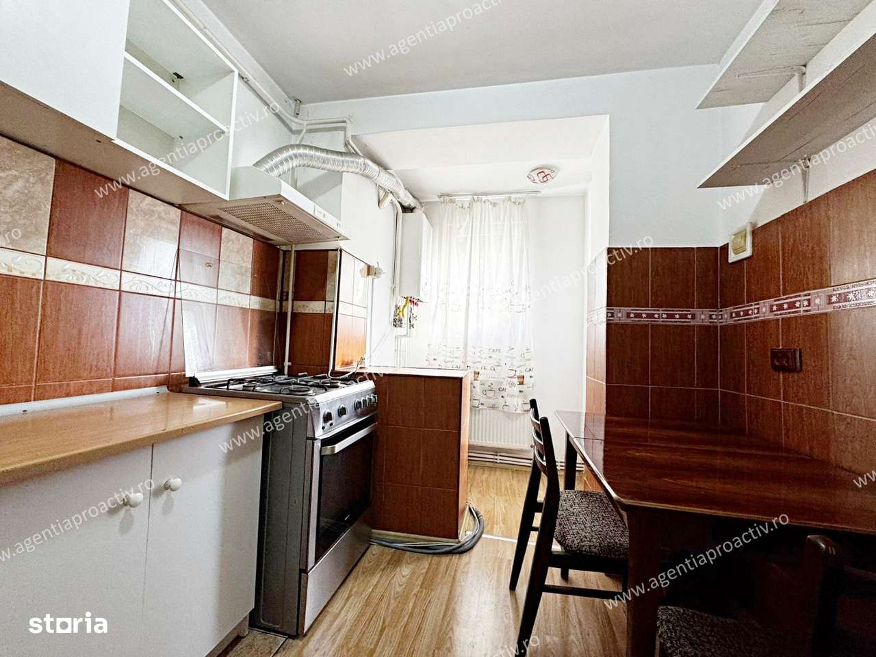 Apartament cu 3 camere, situat la etajul 3, în Ţiglina 2.-6