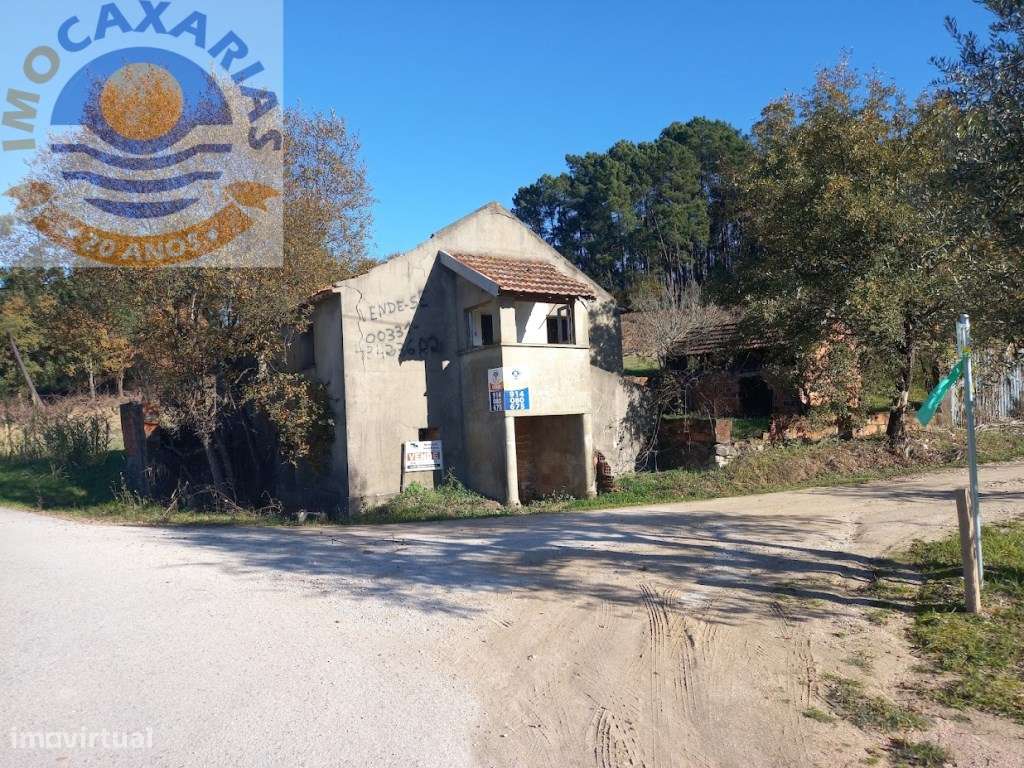 Moradia para recuperar com extenso logradouro-7