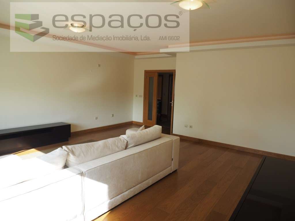 T4 na Qta da Parreirinha, Bobadela - Grande imagem: 2/28