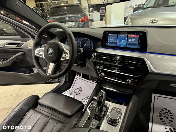 BMW Seria 5 520i Touring M Sport Edition - 38