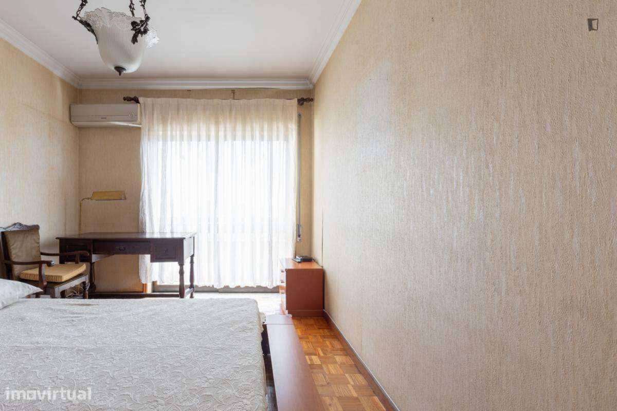 Quarto - localizado em Rio Tinto Porto - Grande imagem: 5/10