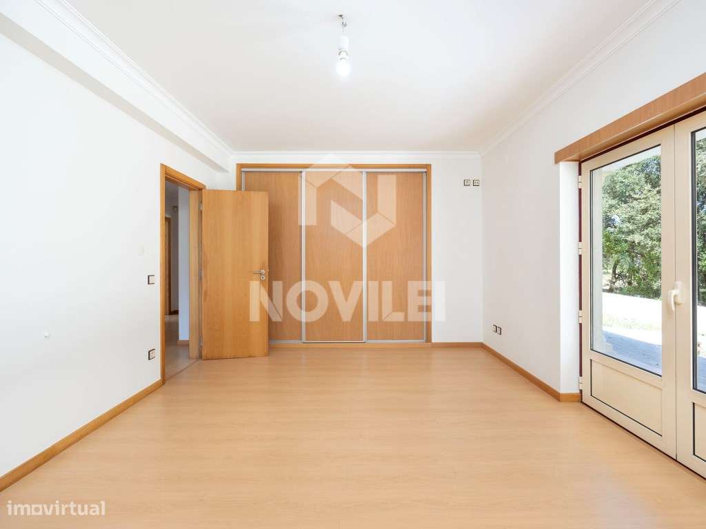 Moradia Isolada Térrea, renovada, 1500m2 de terreno murados-17