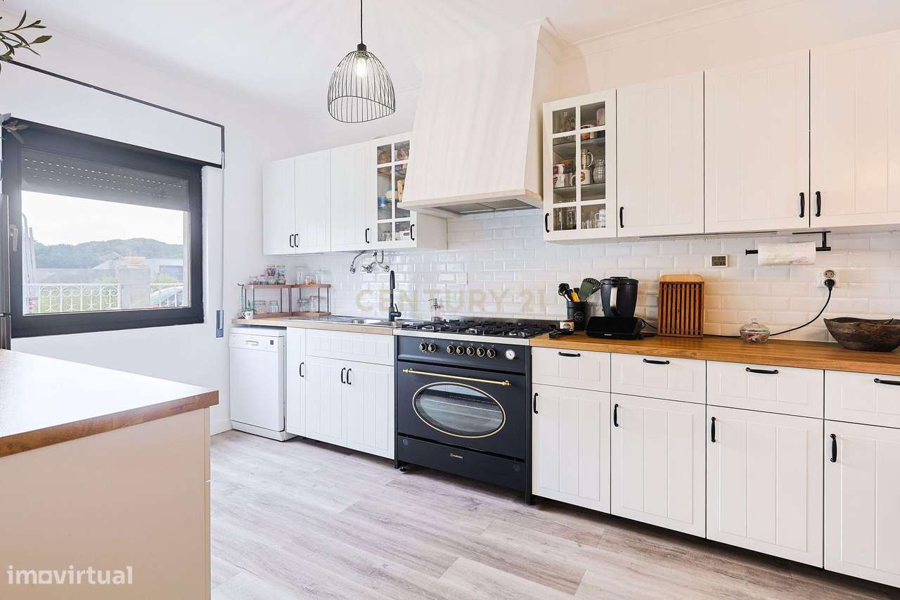 Moradia, 153 m², Charneca de Caparica e Sobreda - Grande imagem: 2/54