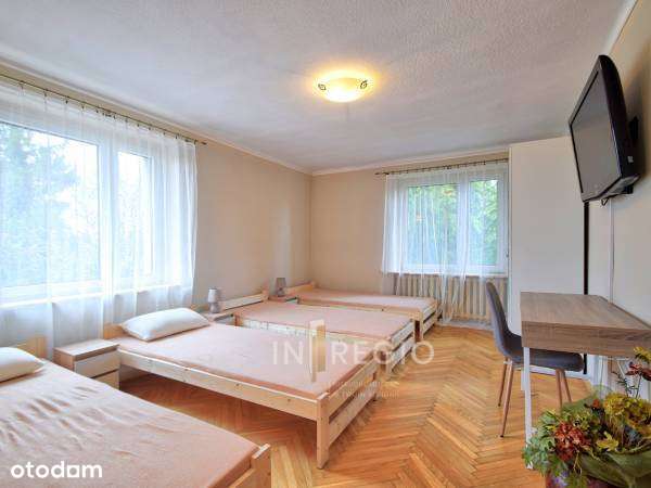 Dom z działką 1042 mkw., dużym parkingiem Ksawerów-1