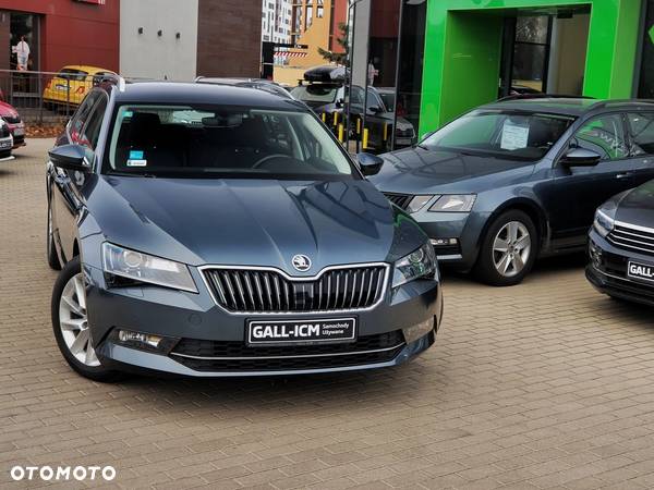 Skoda Superb 2.0 TDI Ambition DSG - 2