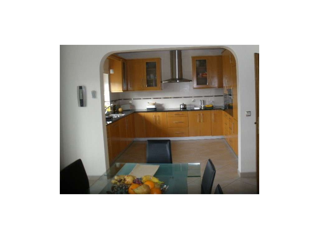 Moradia T3+2 individual, térrea com anexo T2 e piscina na zona de C...-4