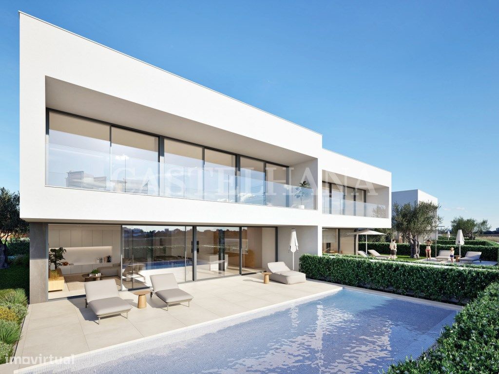 Moradia T4 com piscina em novo empreendimento em Lagos - Grande imagem: 1/56