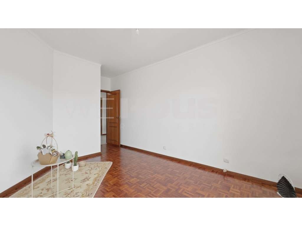 Apartamento T2 com Excelente Área e Vista Desafogada para Monsanto ...-15