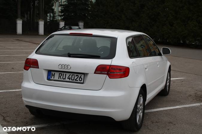 Audi A3 1.6 Ambition - 11