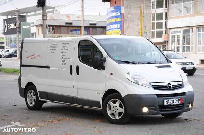 Opel Vivaro - 1