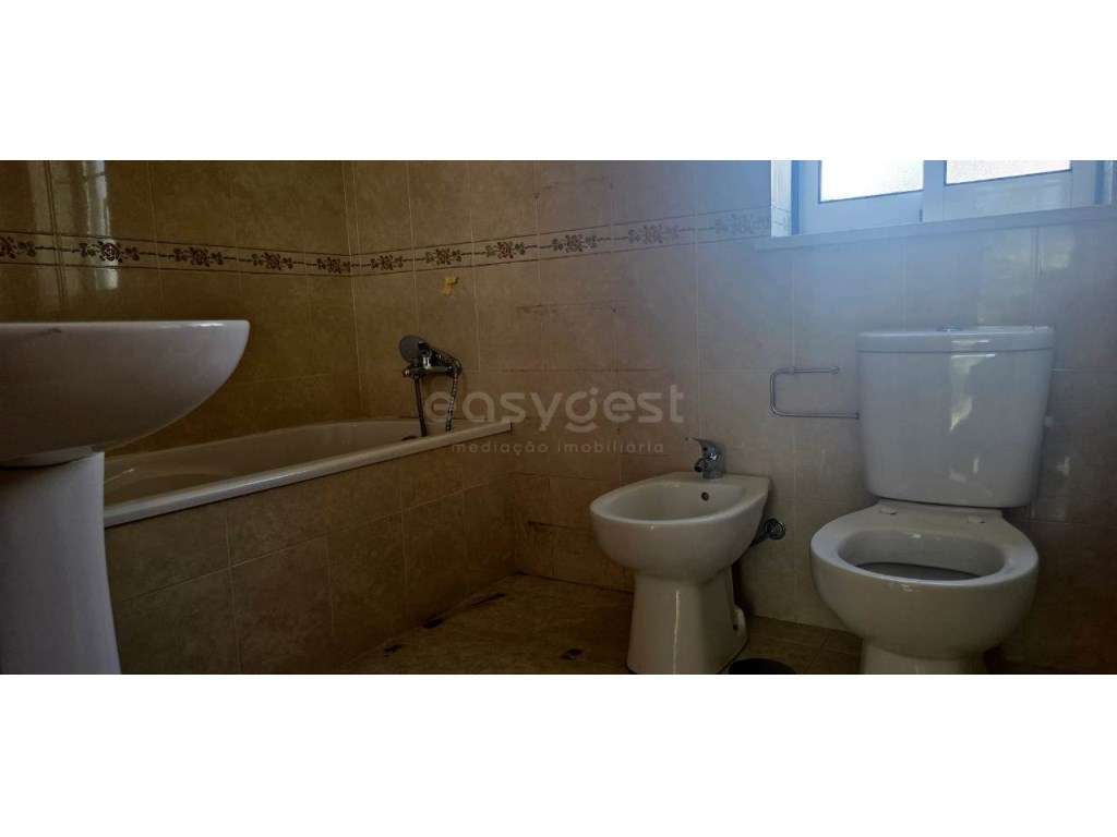 Moradia T4 com excelente exposição solar a 5 minutos do centro da V... - Grande imagem: 4/16