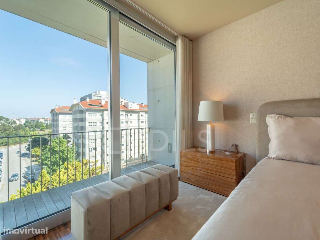 Apartamento T2 com varandas e garagem-20