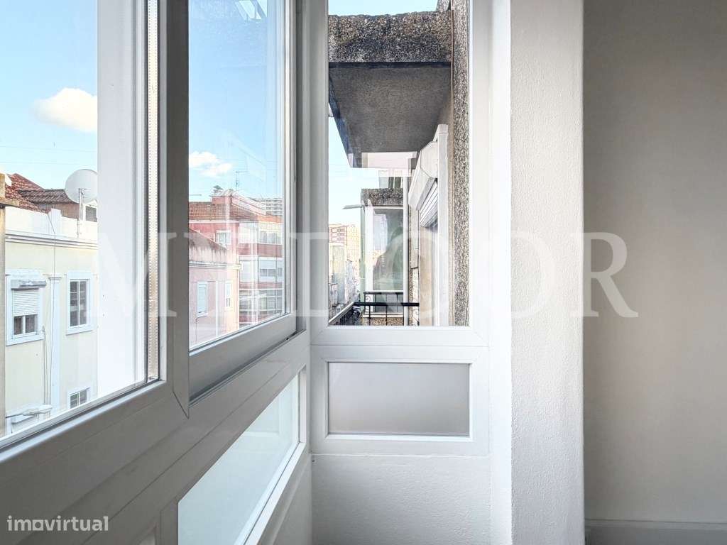 Apartamento T1 em Moscavide - 3º Andar - CENTRAL - 2 Marquises - Grande imagem: 4/17