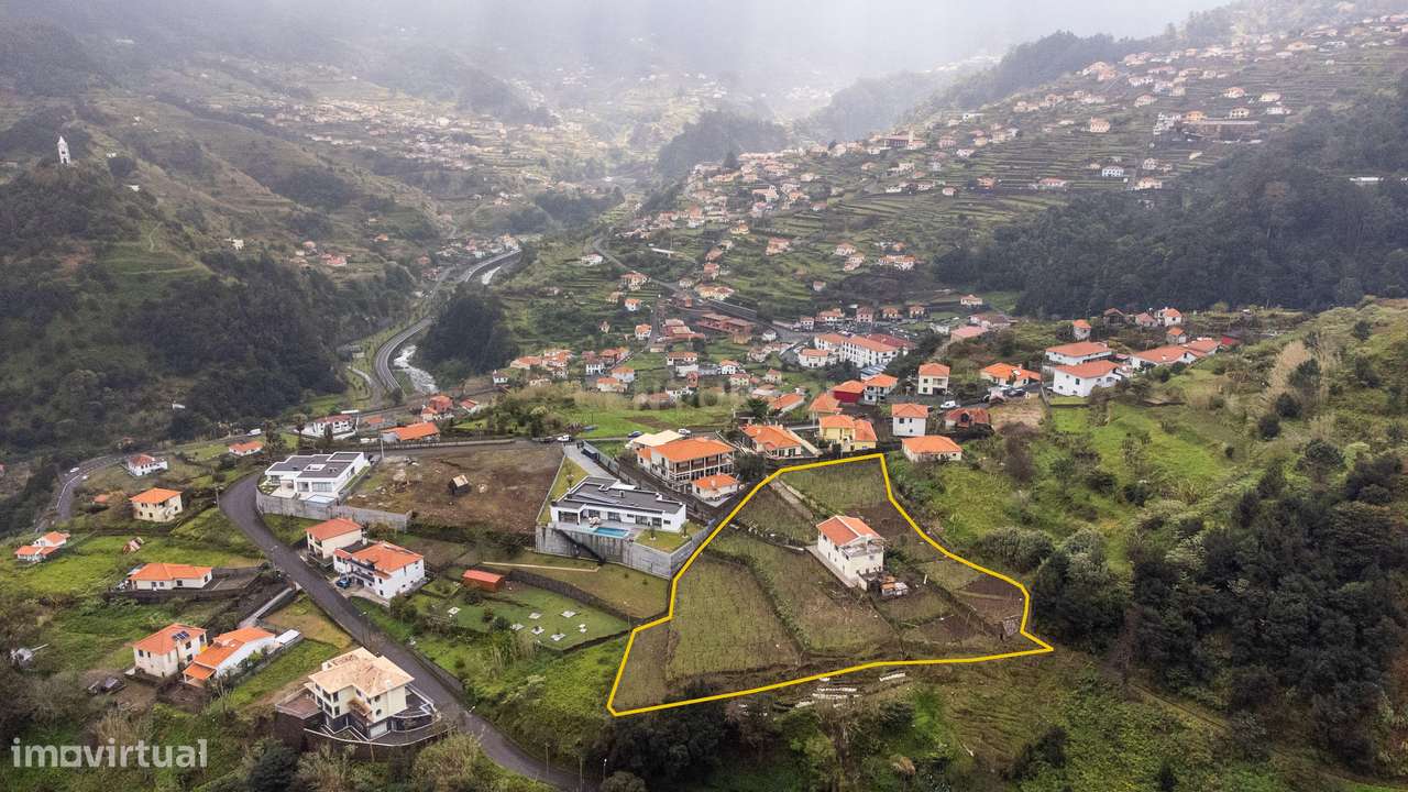 Moradia T4 + T1 independente em São Vicente - Grande imagem: 2/18