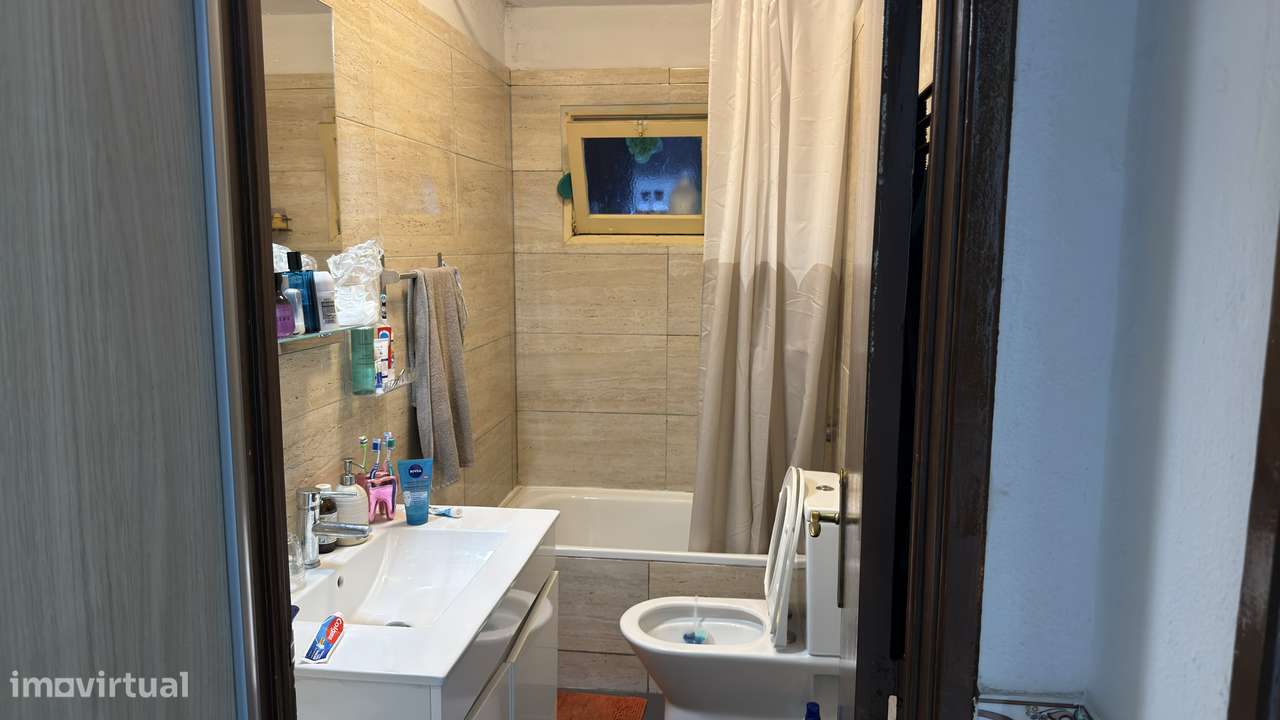 Apartamento em Andar de moradia Bi-Familiar - Grande imagem: 4/18