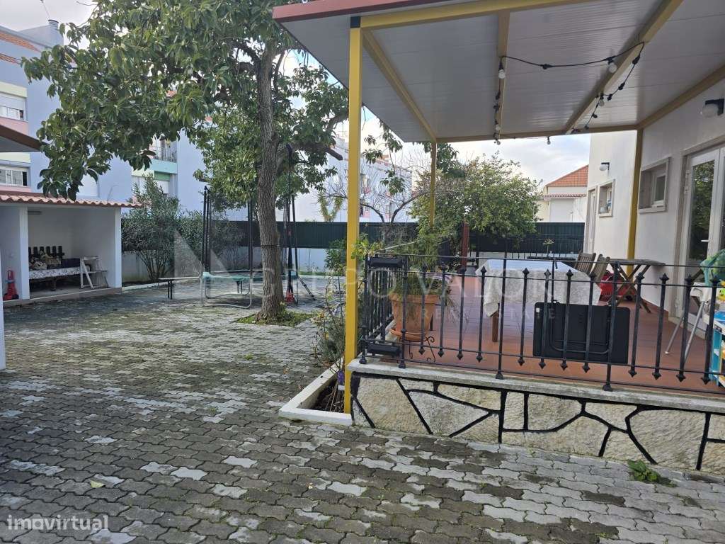 Moradia independente em Pilotos-Lazarim- Costa da Caparica-22