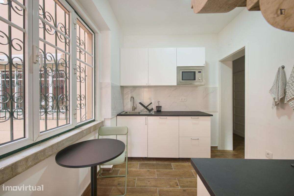 Quarto - localizado em Alameda Lisbon - Grande imagem: 4/46