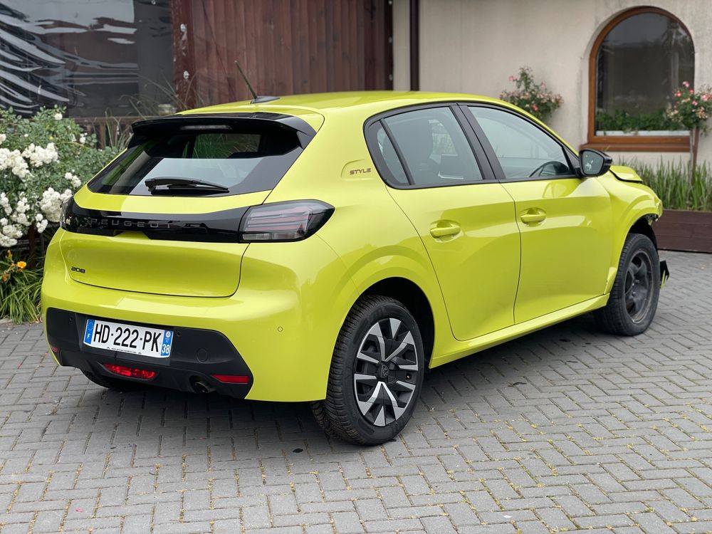 Peugeot 208 II (2019-) Benzin 100 Style 2025