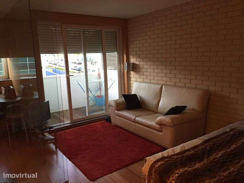 Excelente T0 mobilado junto ao Centro Comercial Alma Shopping - Grande imagem: 4/9